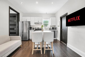 Luxury 2BR Home Near DT GO Hospitals Waterfalls